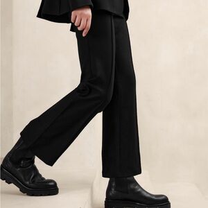 Banana Republic CROP FLARE EVERYWHERE PONTE PANT, Size XS, Black NWT